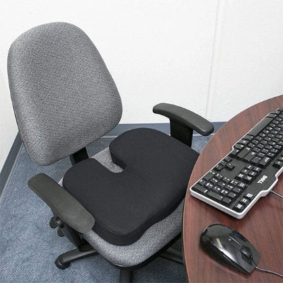 Coussin d assise ergonomique | CoccyxZen™ sur chaise grise 