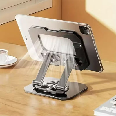 Porte tablette ergonomique réglable avec inclinaison ajustable, offrant un angle de vision optimal pour une tablette sur un bureau de travail ou à la maison.