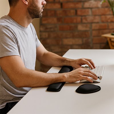 Repose poignet pour clavier | SoftRelief sur buerau blanc