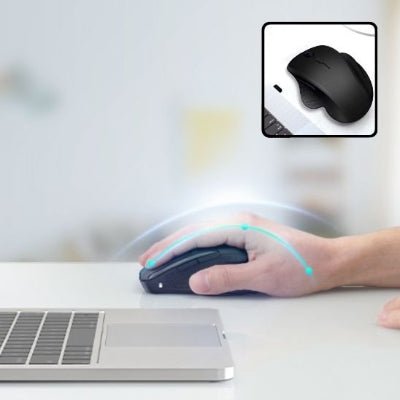 Sourie ergonomique | HyperSync™ sur bureau dans main