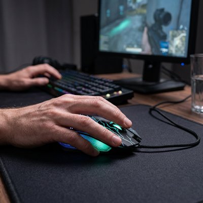 Souris pc | RGB Pulse™ bleu sur tapis de souris