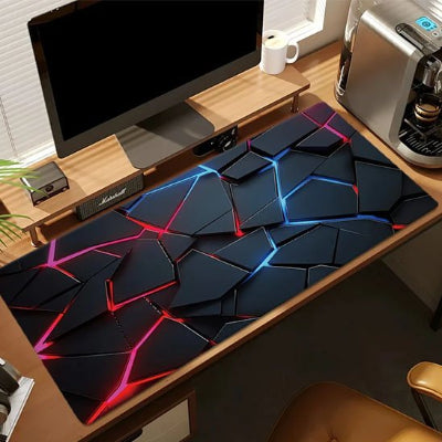 Tapis de souris pour gamer | HoloGrid™ sur bureau en bois