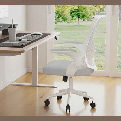 fauteuil de bureau devant bureau