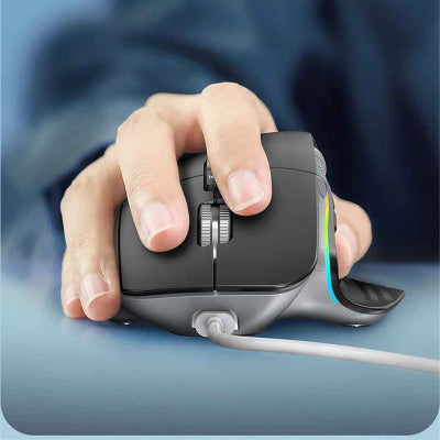 souris ergonomique sans fil sur bureau connecte avec fil charge