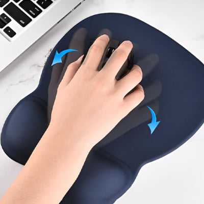 Tapis de souris ergonomique bleu avec main appuyer dessu